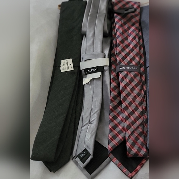 NWT! Silver Alfani Red Plaid Van Heusen           Grey Express Men's Tie… - Picture 3 of 3